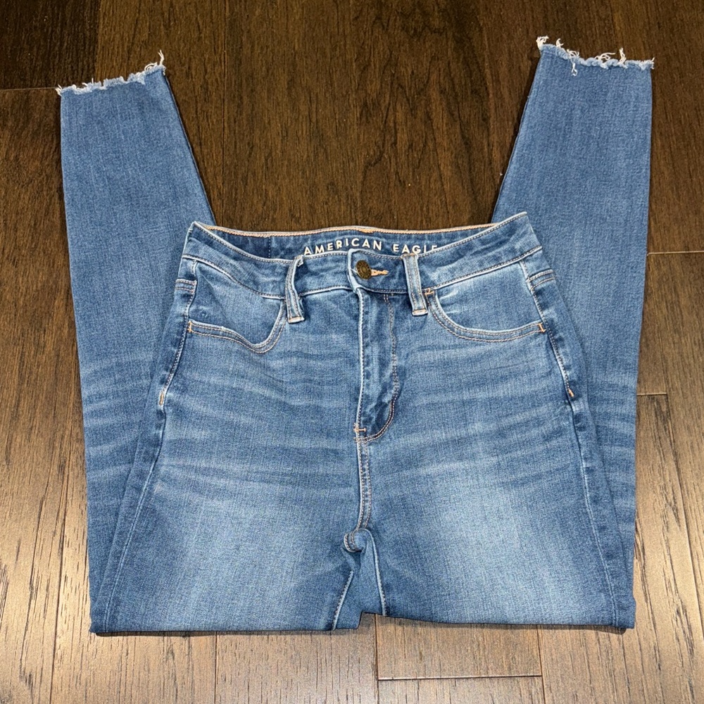 American Eagle Outfitters Women's Cropped Blue Jeans